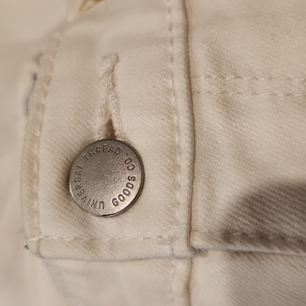 [Universal Thread] Mid Rise Skinny - Size 2/26R - Picture 4 of 9